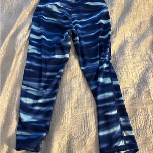 NWOT Athleta Navy and Light Blue Wave Leggings